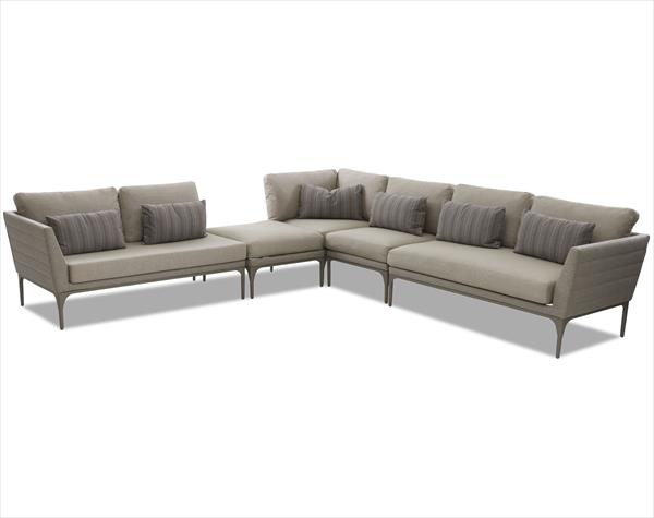 Urban Retreat Loveseat